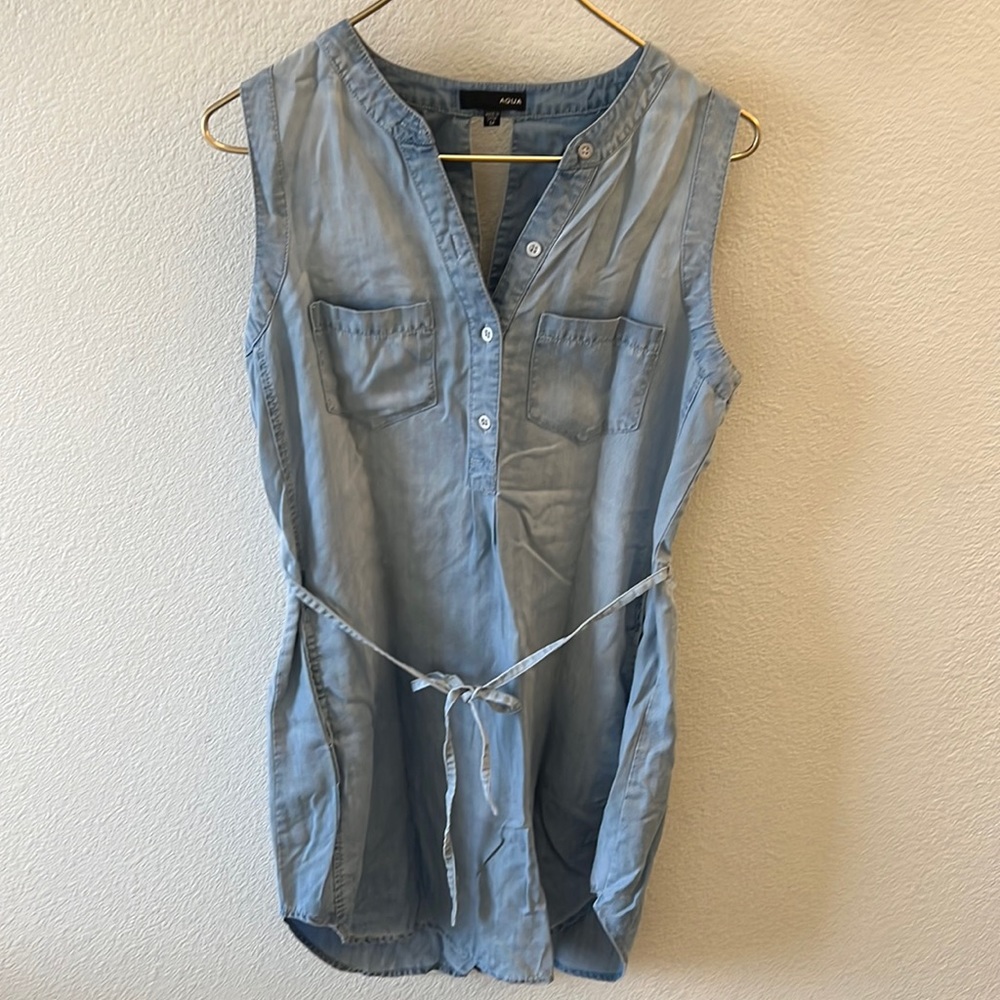 Bloomingdale’s Aqua chambray tie waist dress sz M